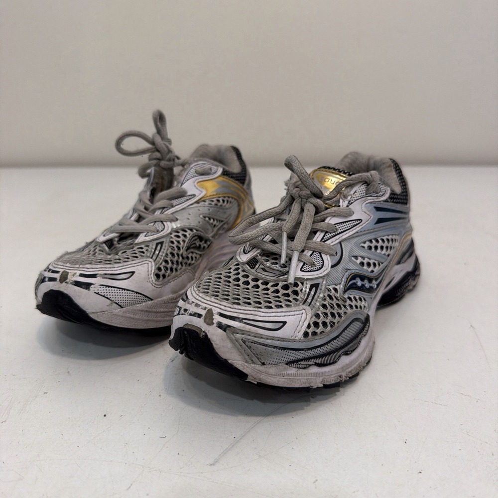 Saucony ProGrid Omni 9 KDZ Gold Silver Grey Kid's Size 2.5M